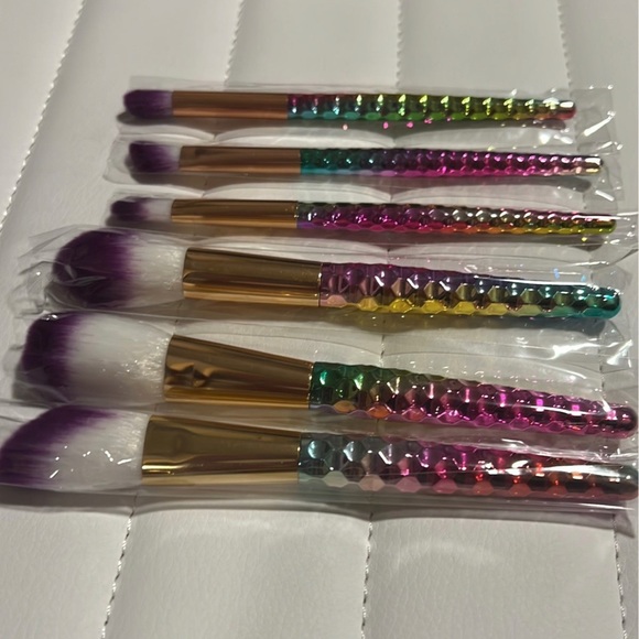 Makeup Brush Set of 6 Unicorn Rainbow New! - Picture 2 of 3